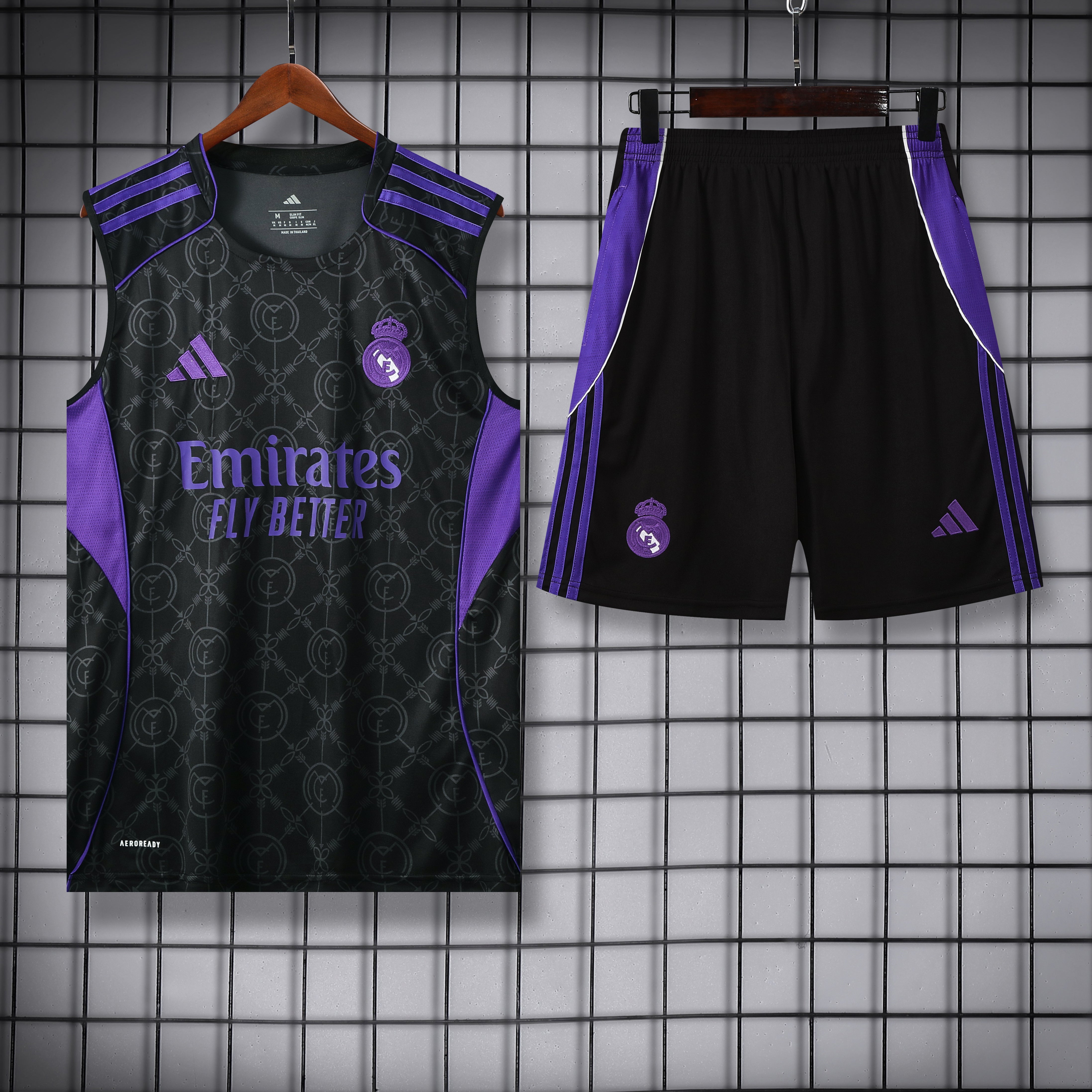 Real Madrid nero logo completo con canottiera 2026