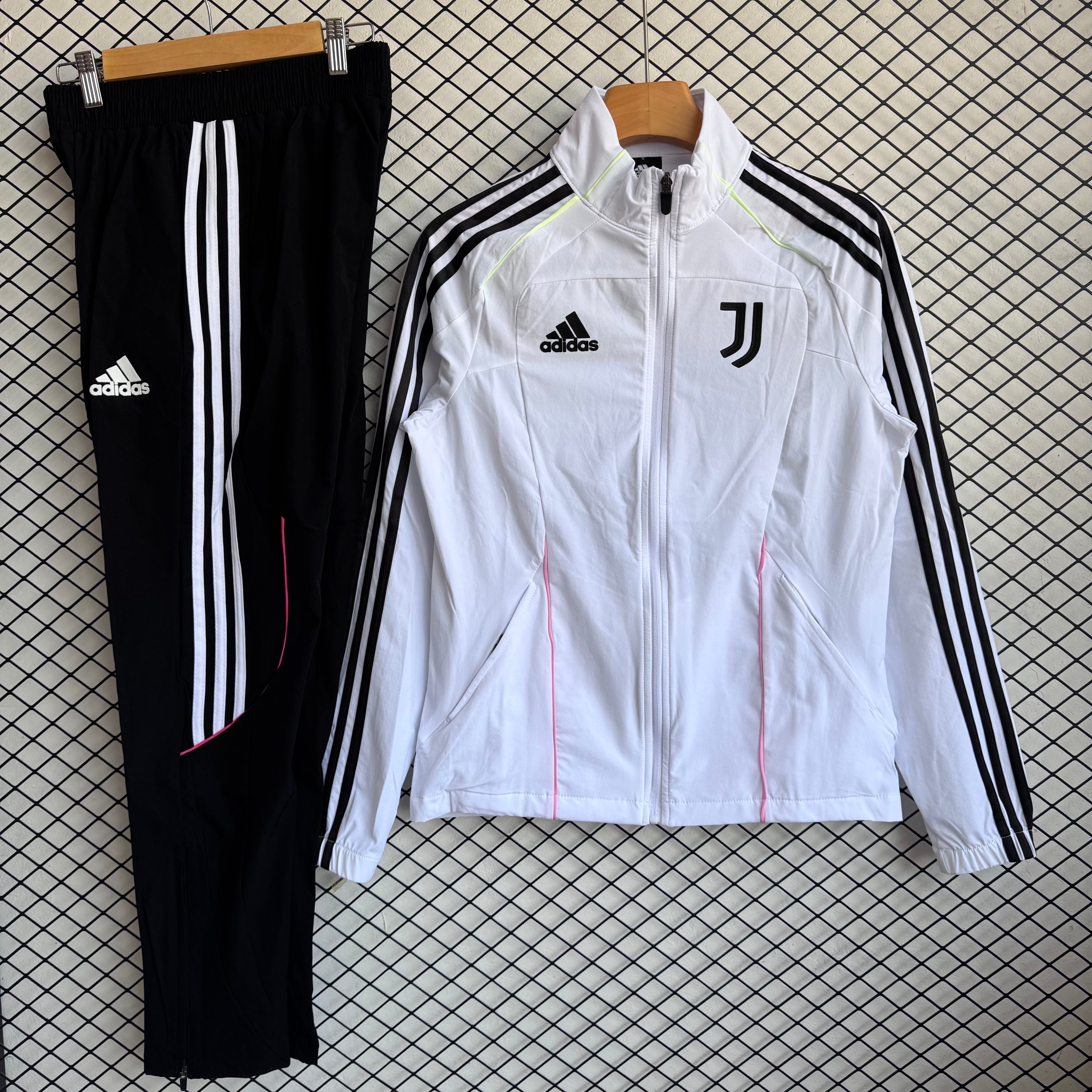 Tuta Juventus bianco nero
