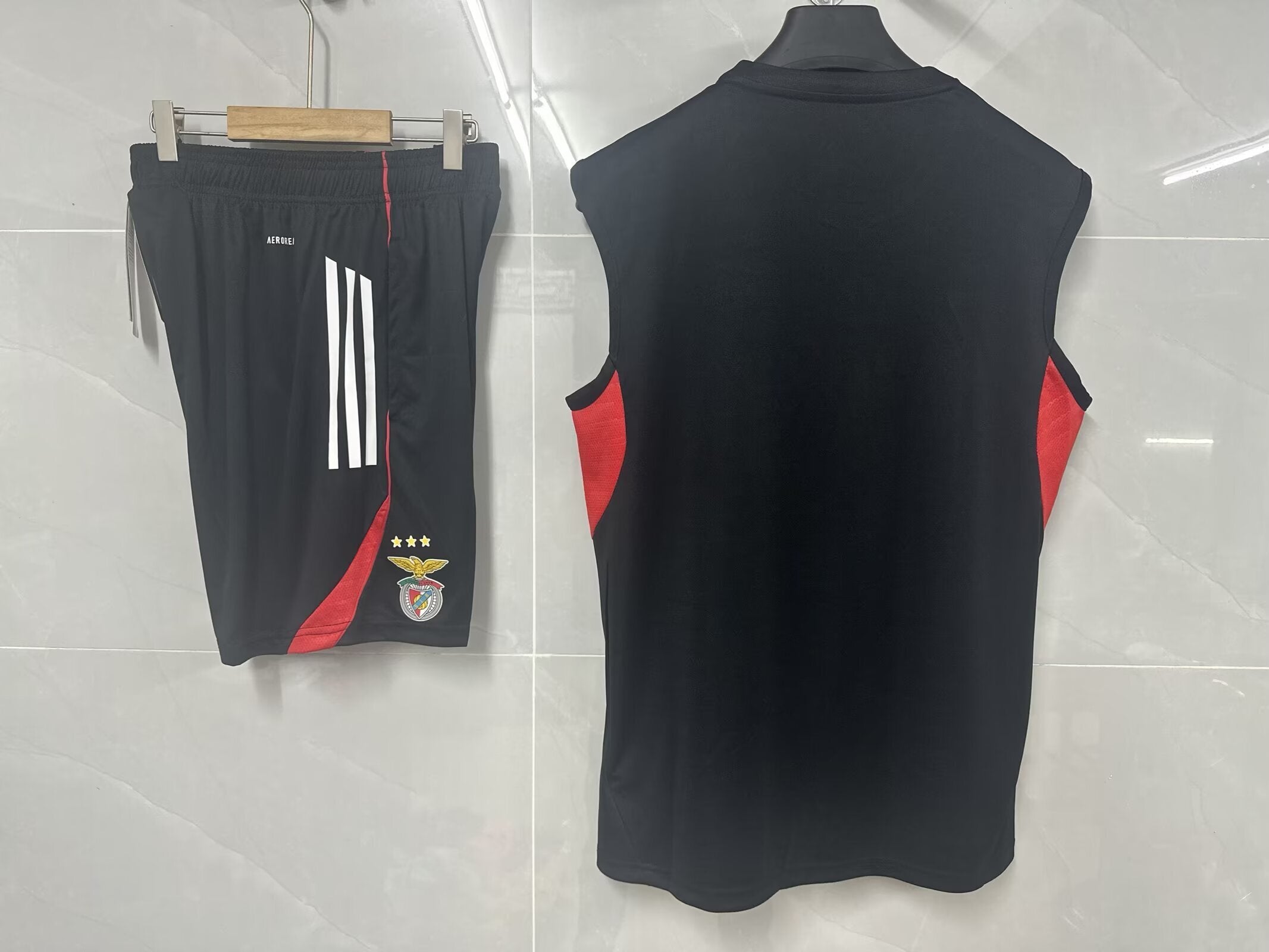 Benfica completo con canottiera 2025/26