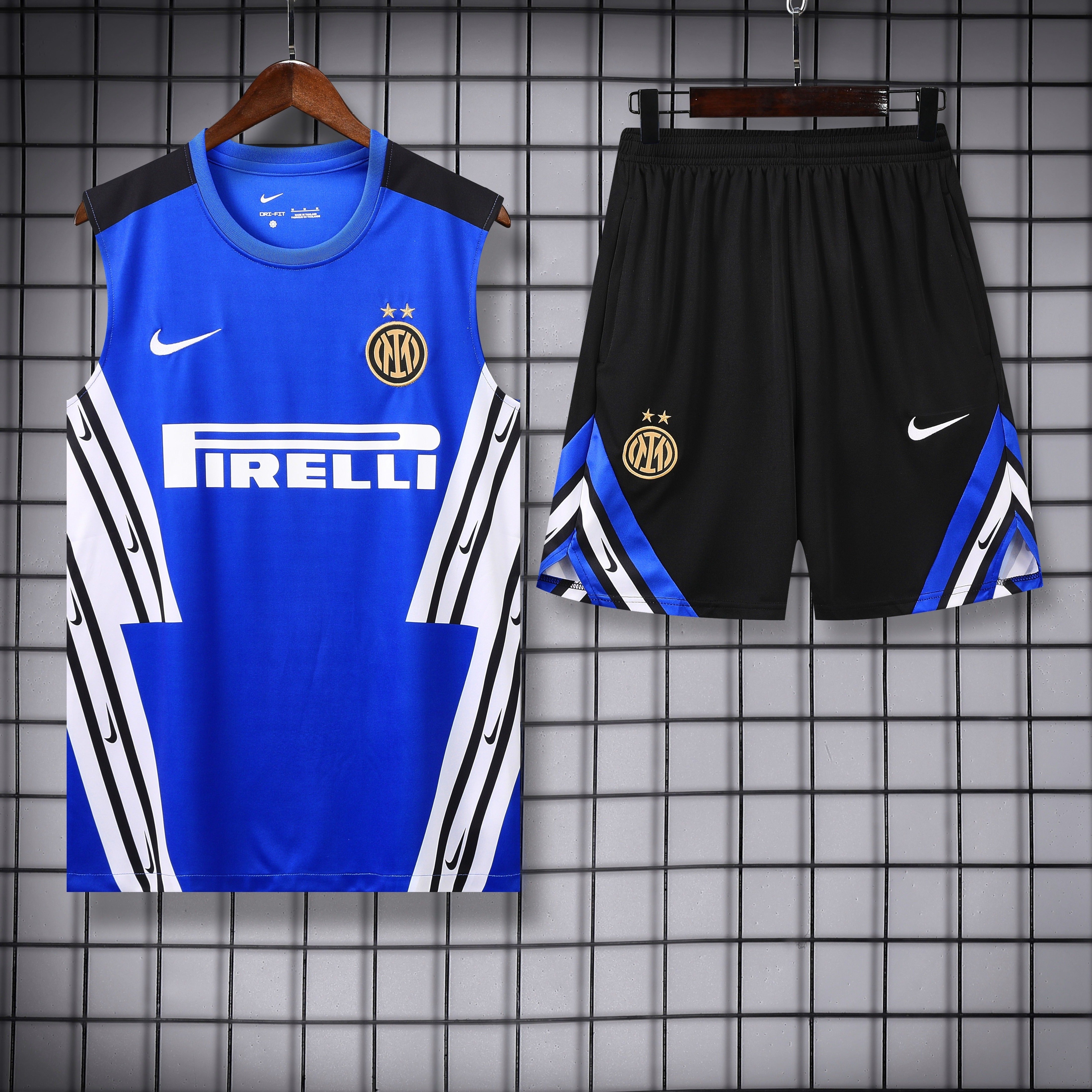 Inter blu strisce completo con canottiera