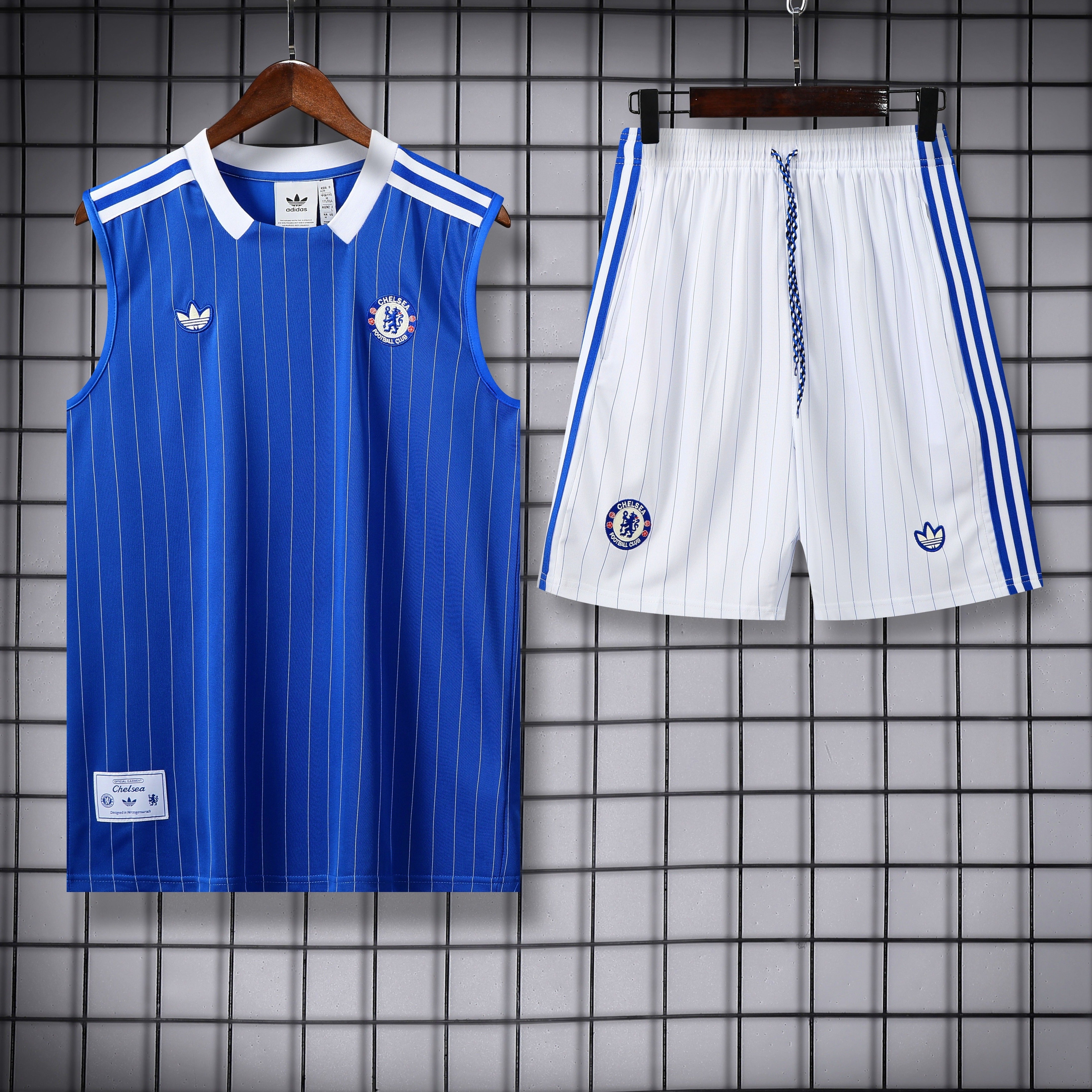 Chelsea completo azzurro rigato