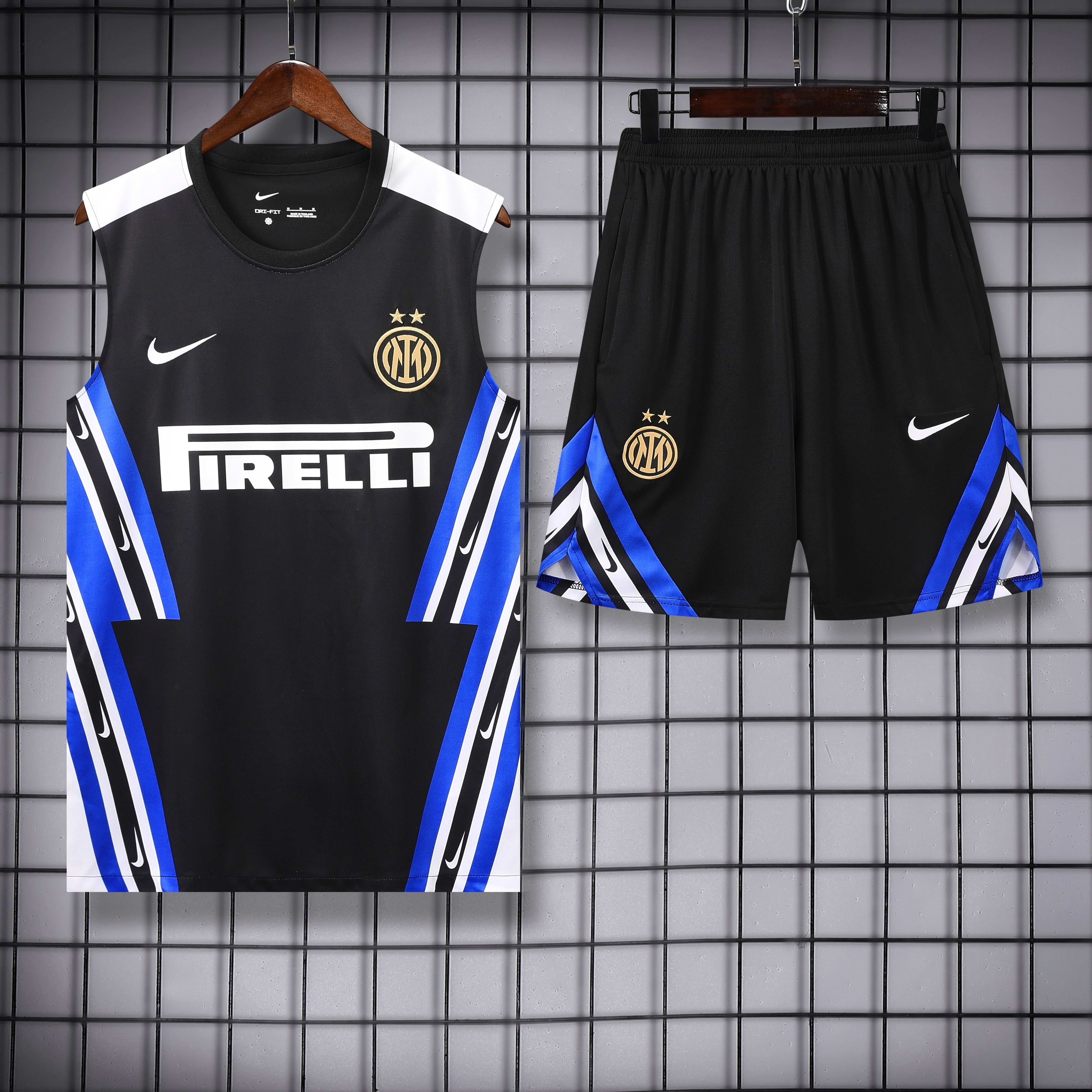 Inter nero strisce completo con canottiera