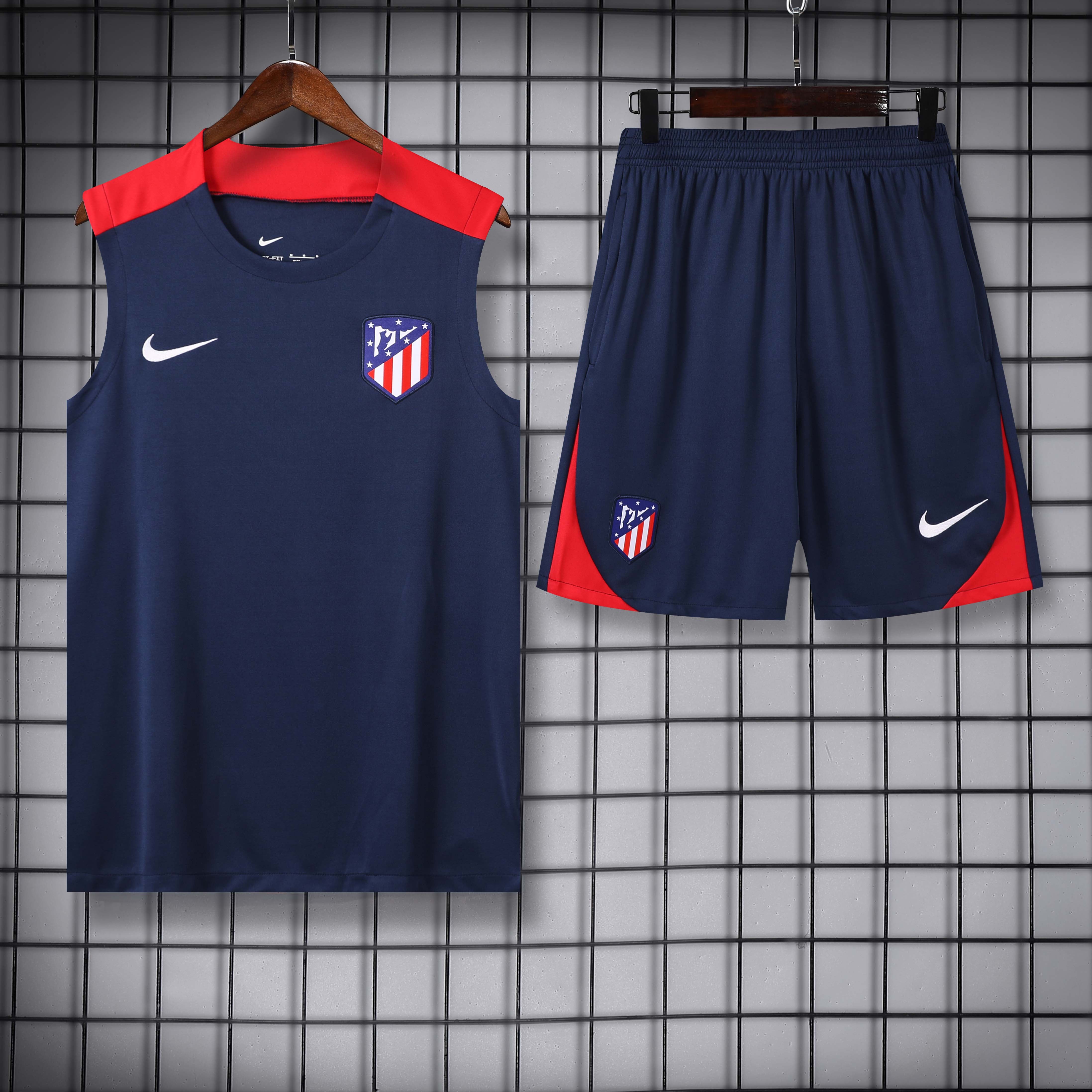 Atletico Madrid blu completo con canottiera