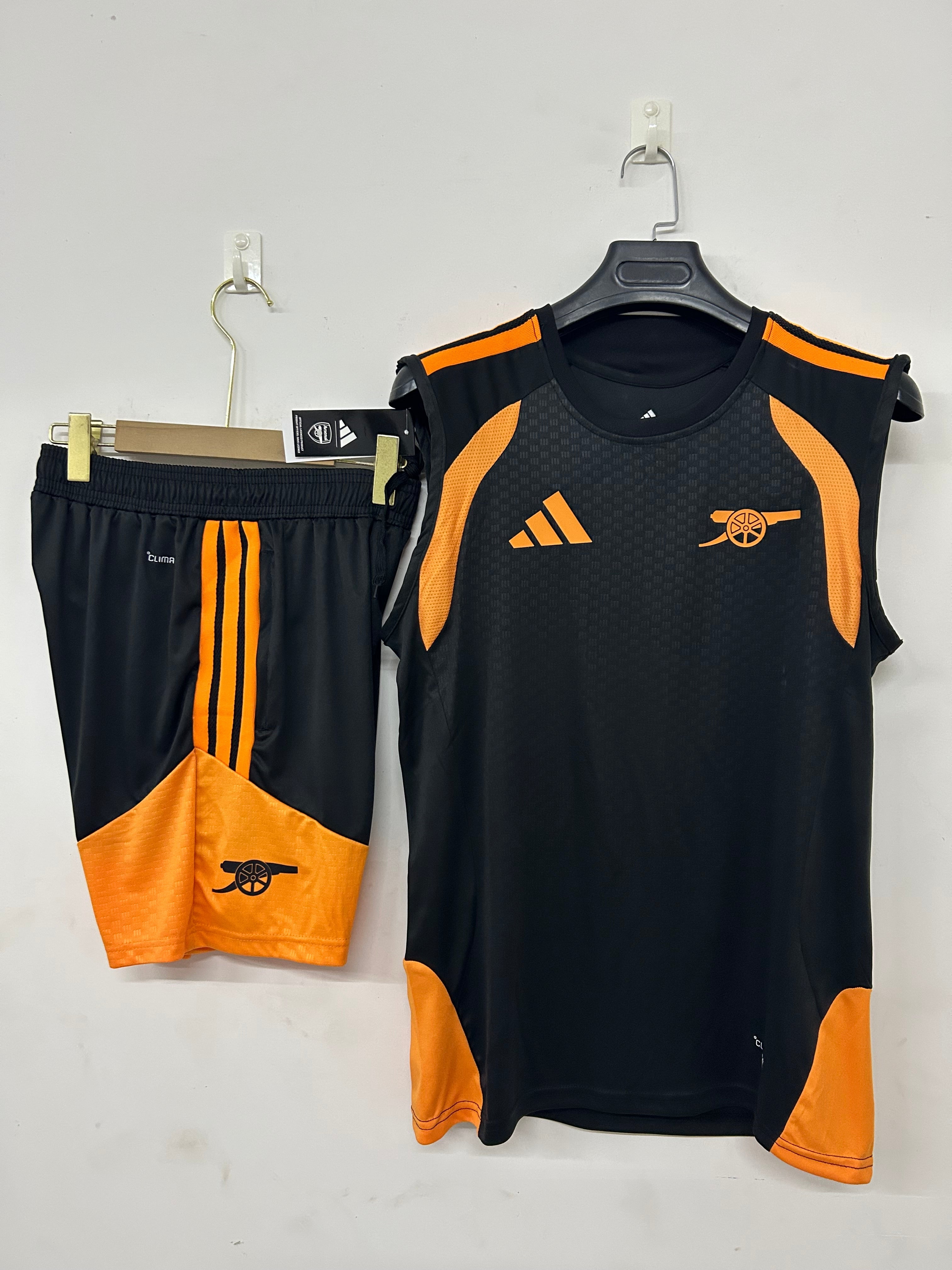 Arsenal completo black con canottiera
