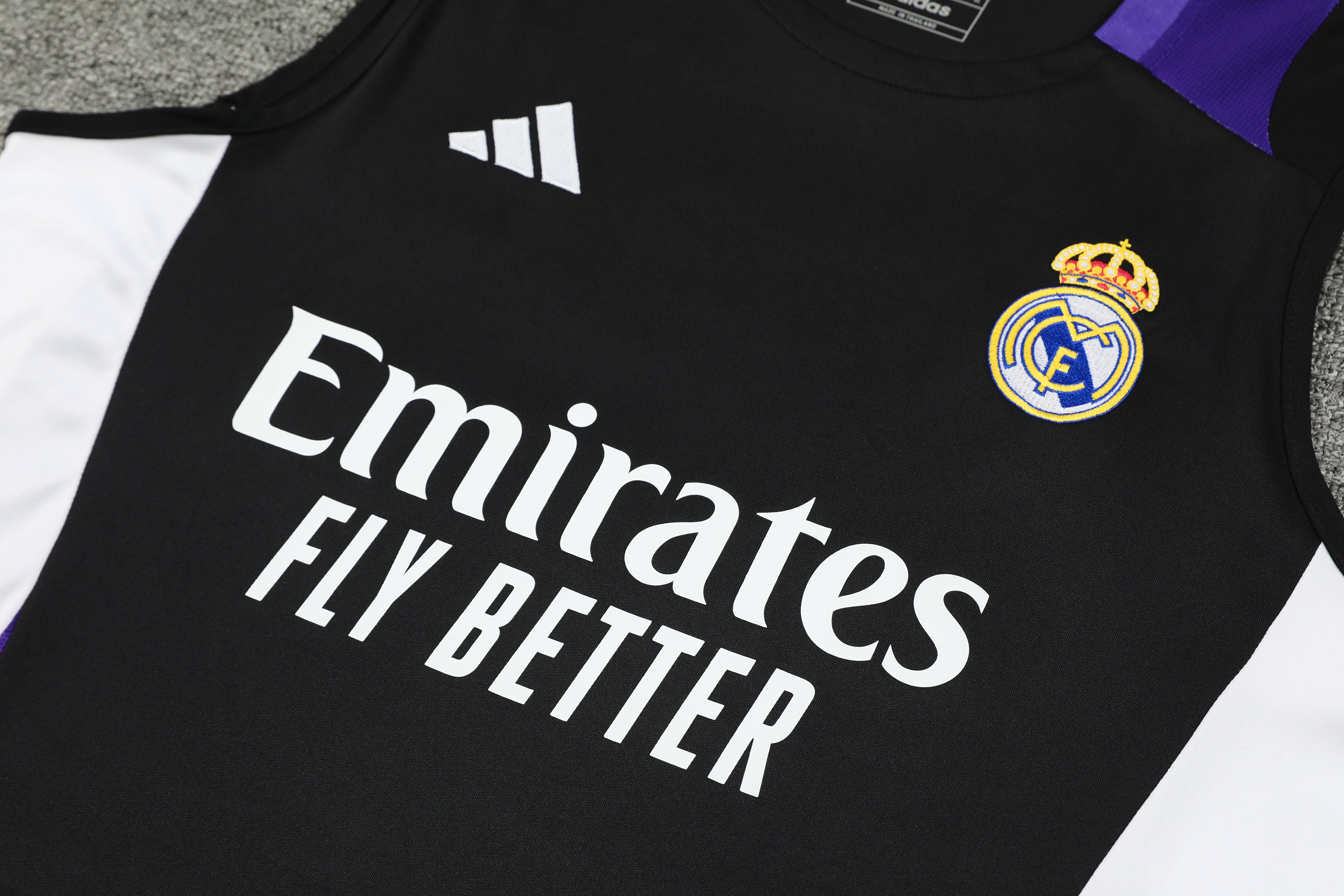Real madrid black and white completo con canottiera