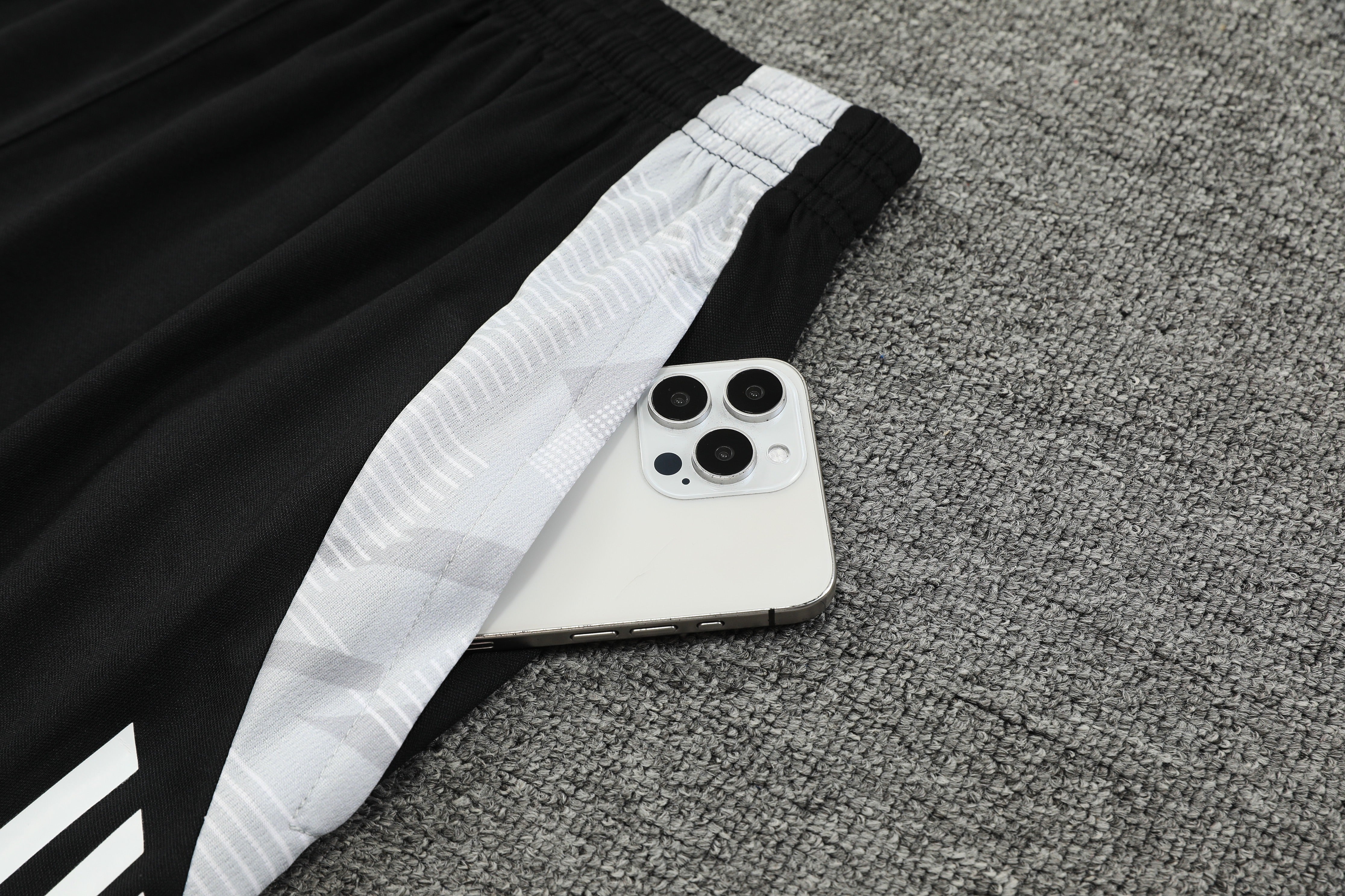 Arsenal nero verde rosso 2025