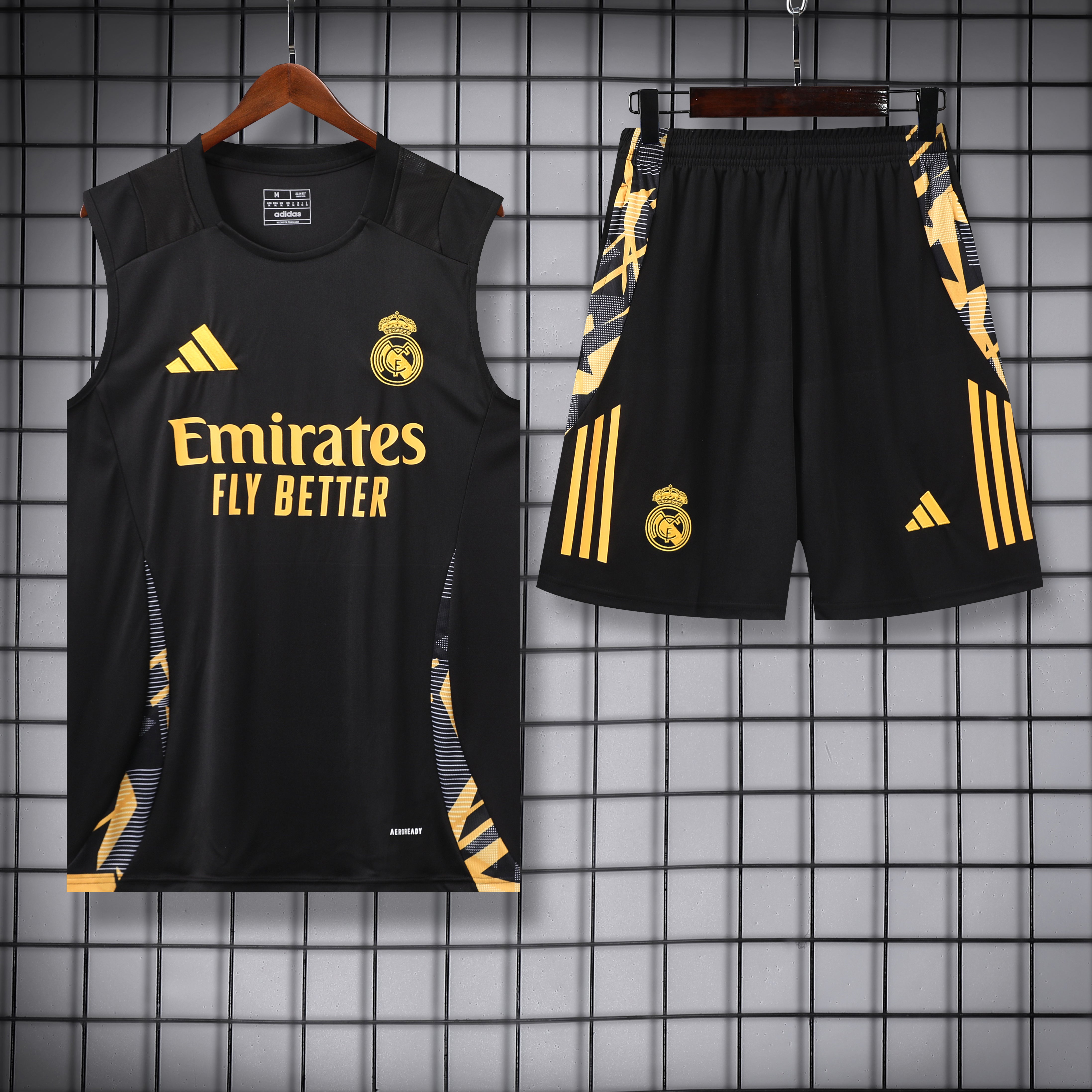 Real Madrid Black completo con canottiera
