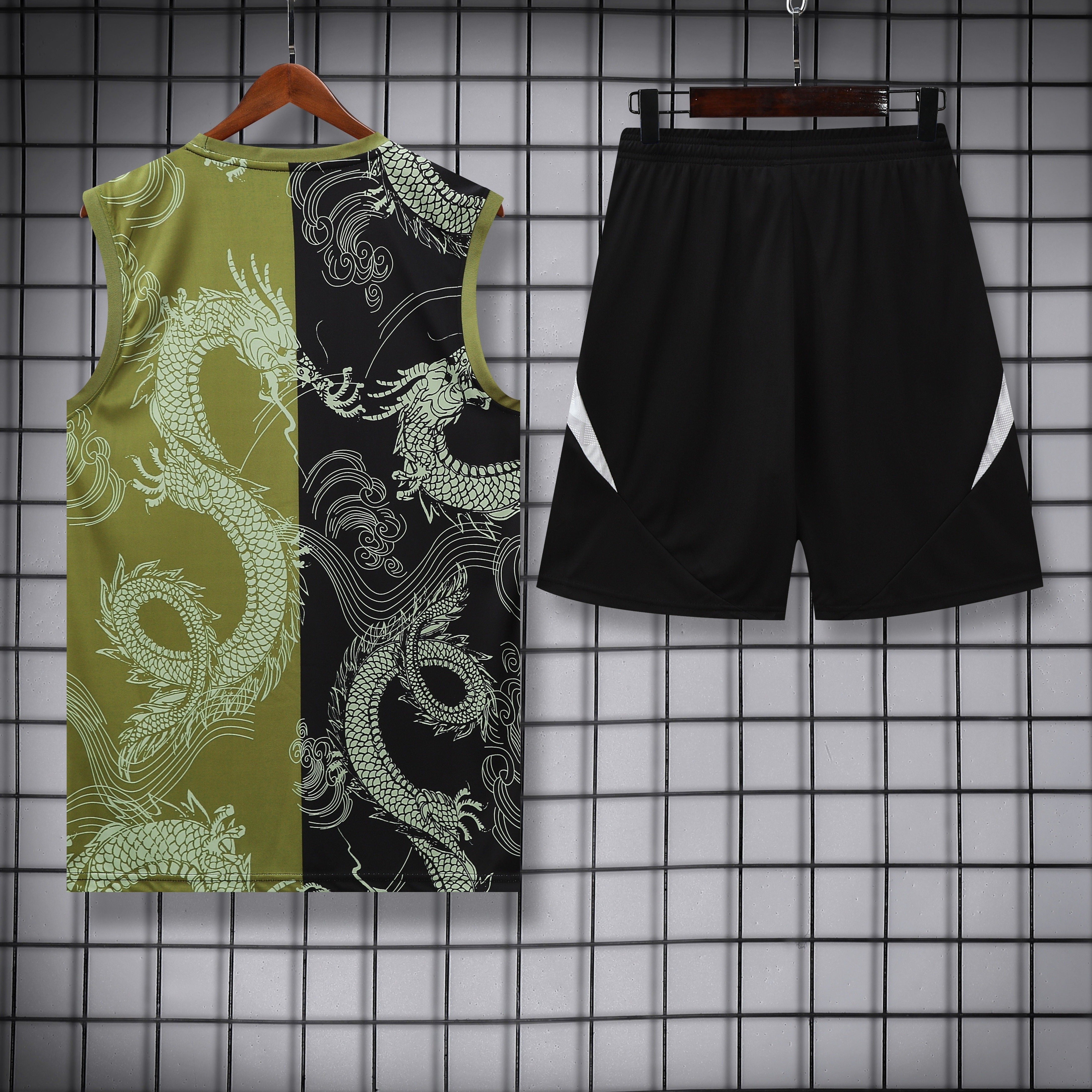 Real fantasy verde completo con canottiera 2025/26