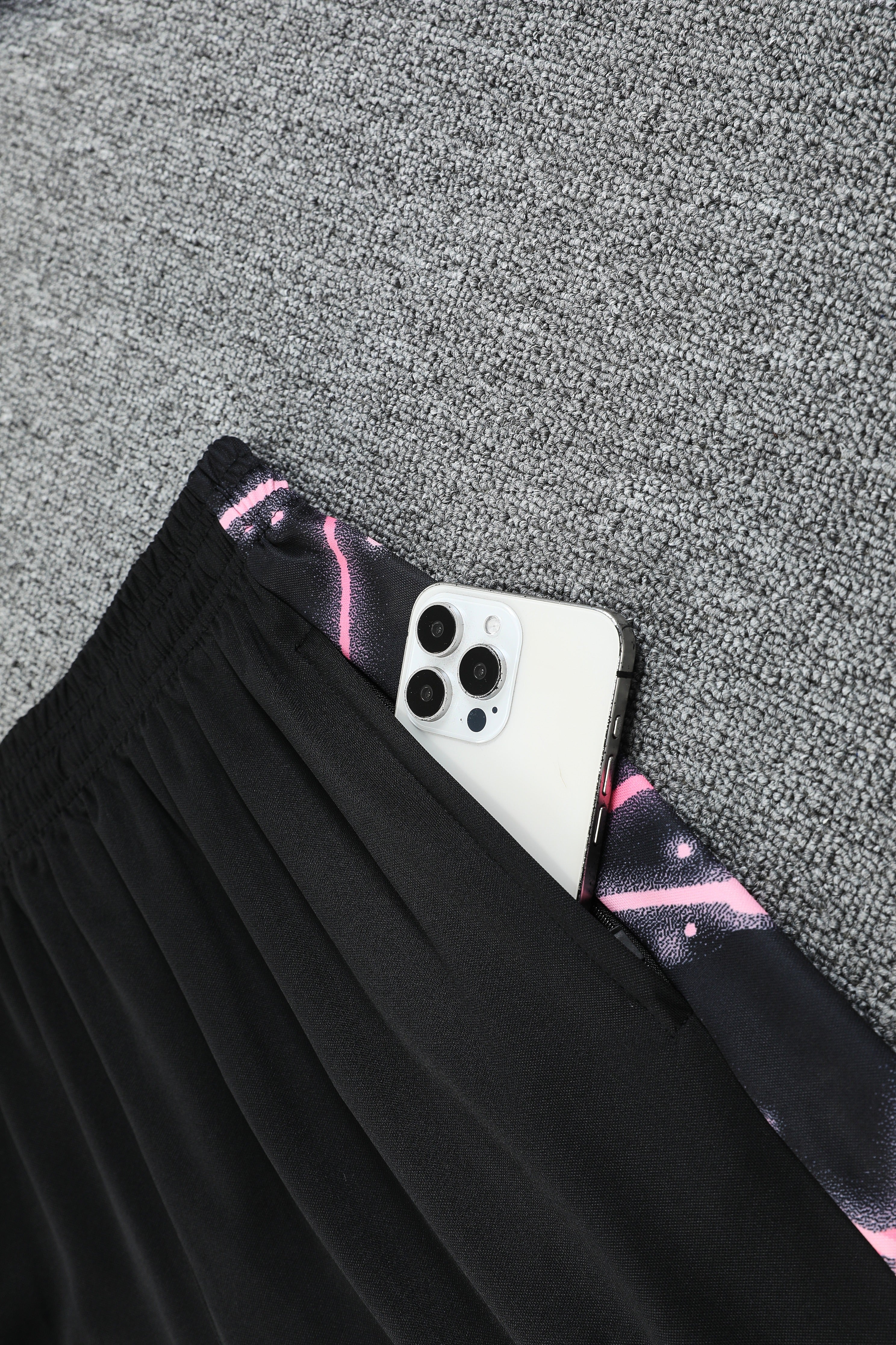 Paris Saint German fantasy nero e rosa completo con canottiera 2025/26