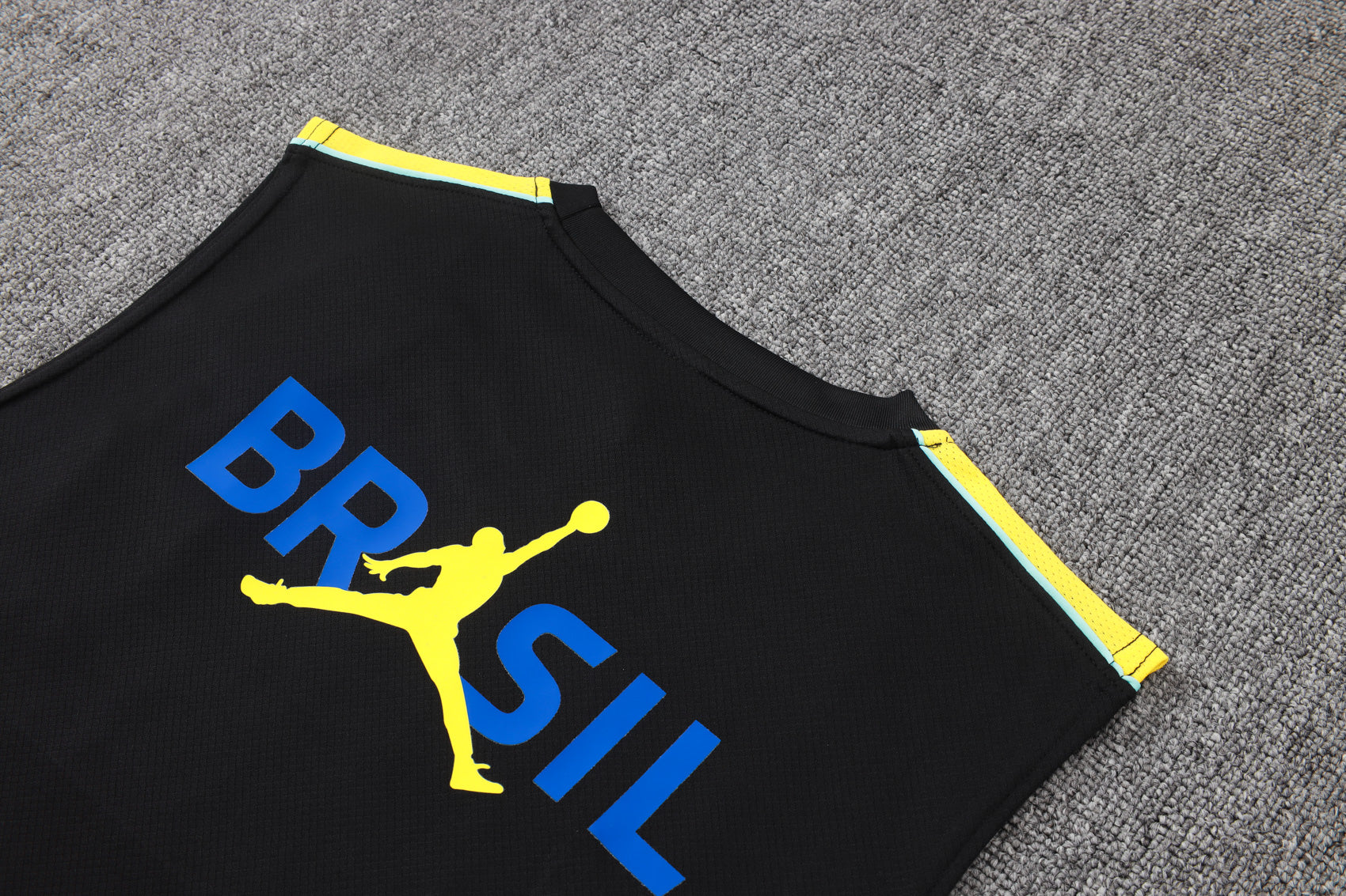 Brasil special black-yellow completo 2026-2027 con canottiera