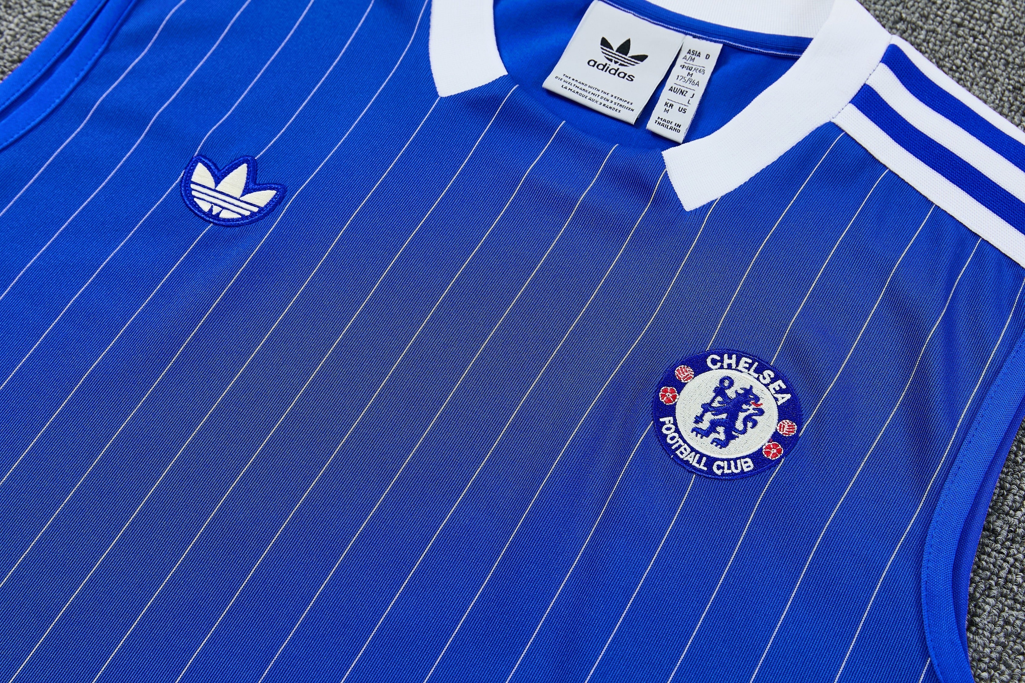 Chelsea completo azzurro rigato