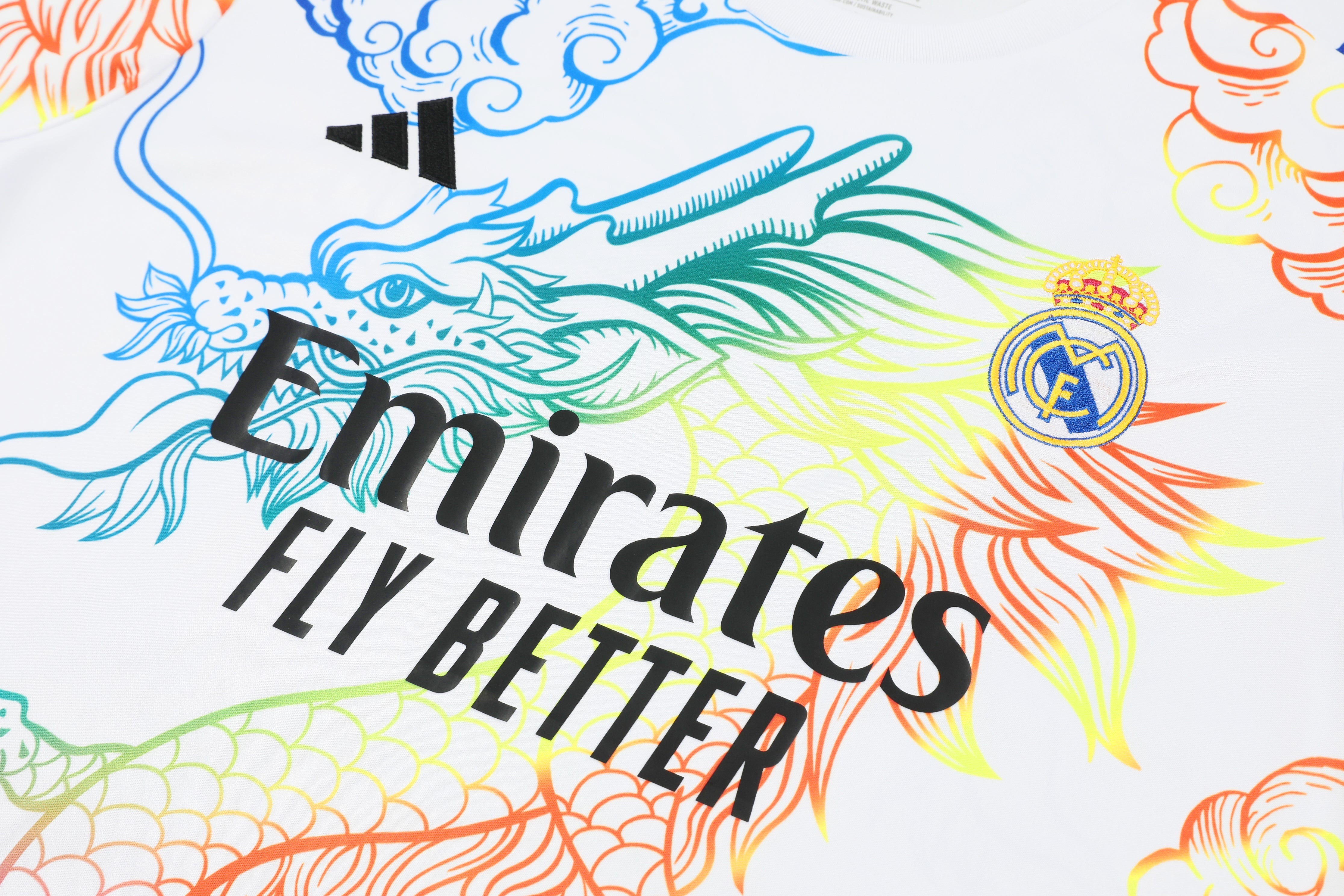 Real Madrid bianco drago 2025