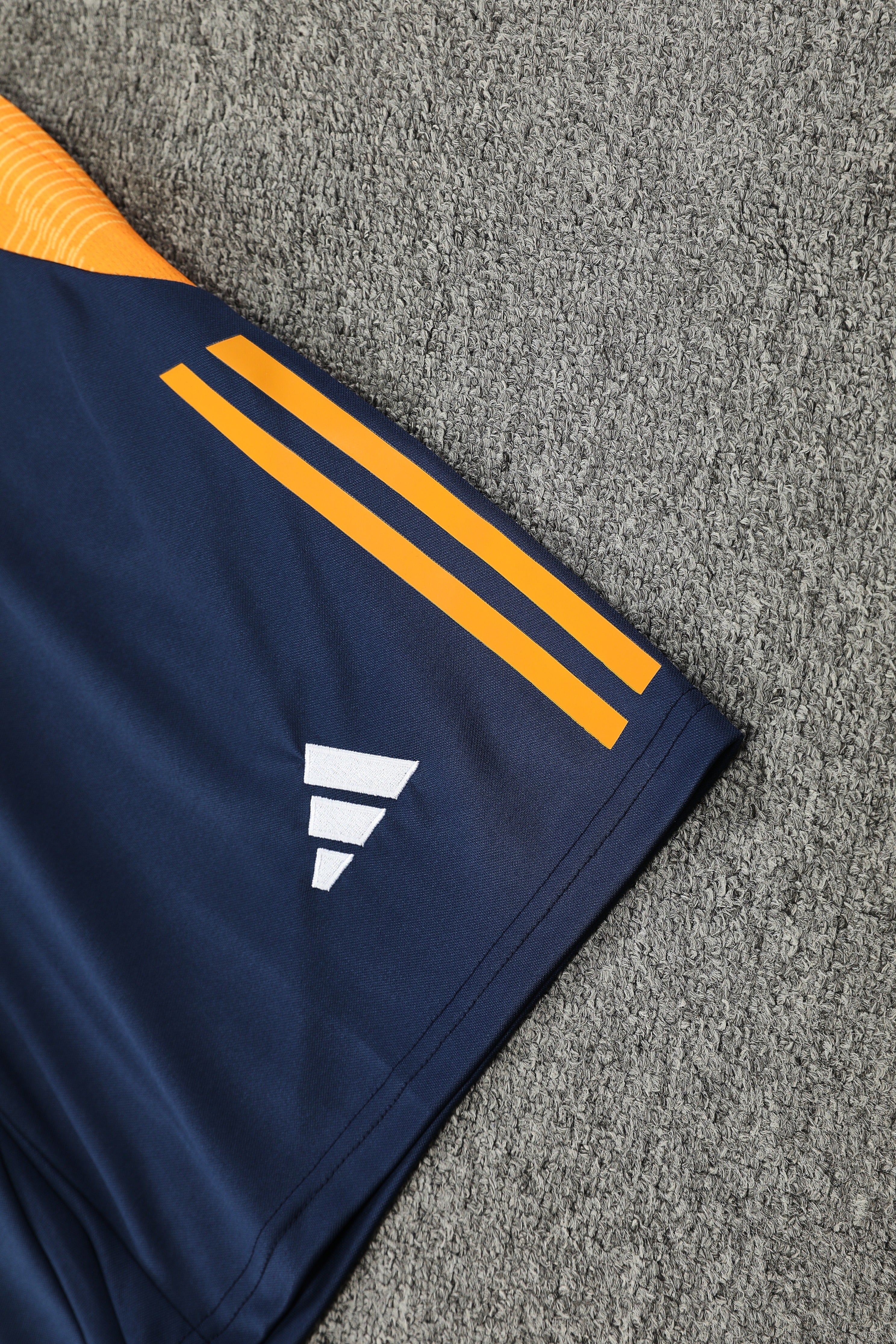 Real madrid blu orange completo con canottiera