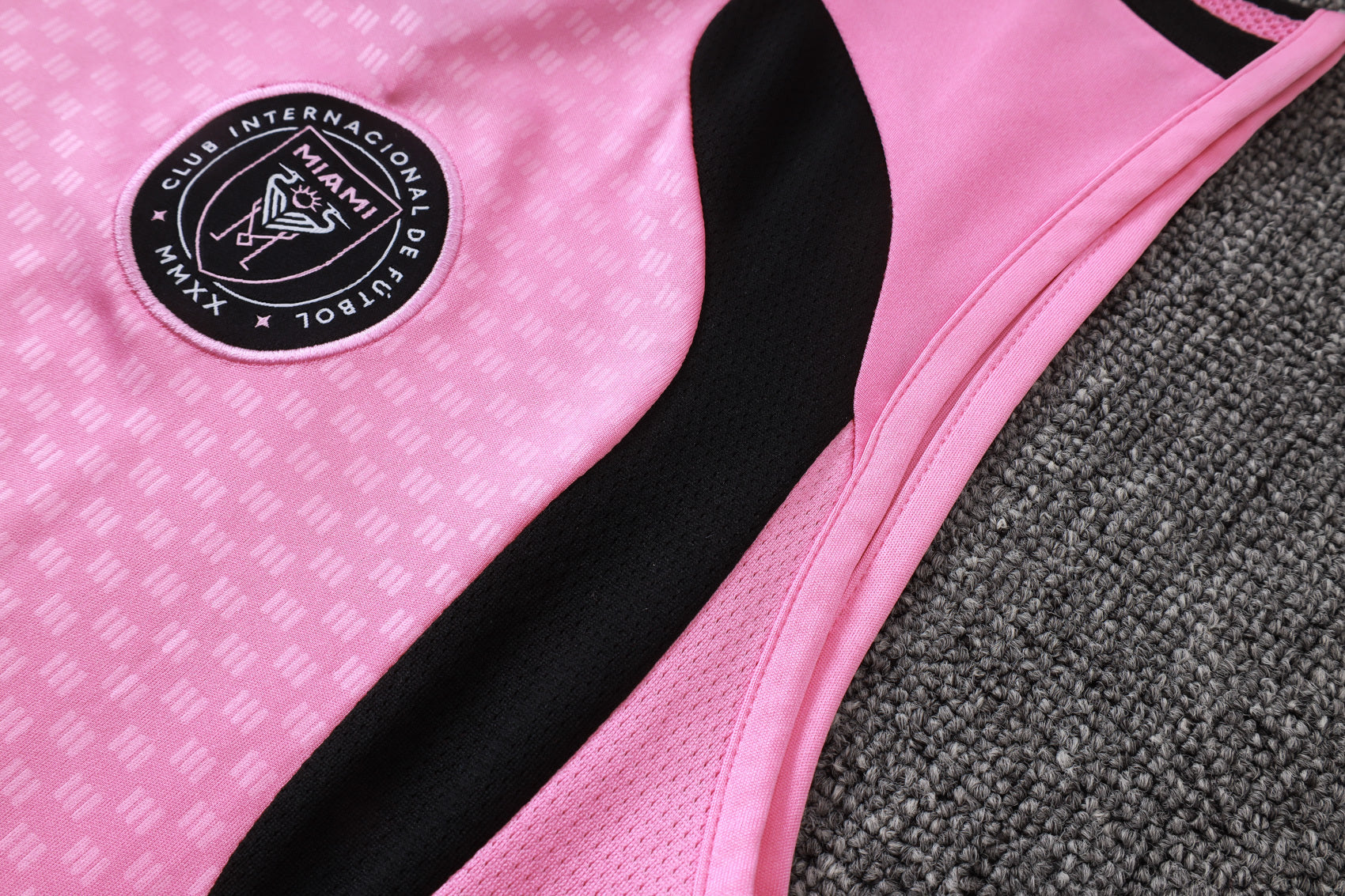 Inter Miami rosa completo con canottiera 2026