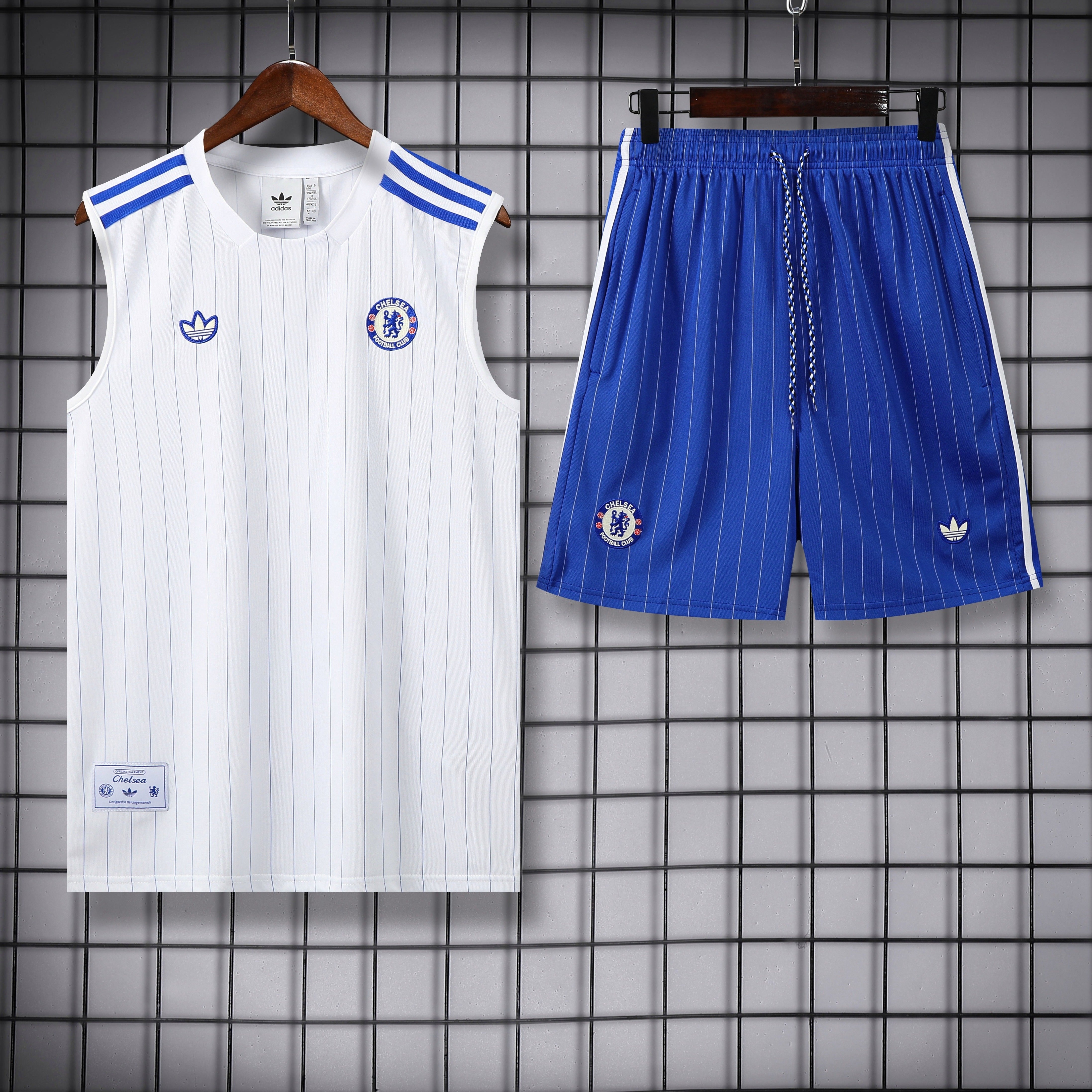 Chelsea completo bianco rigato