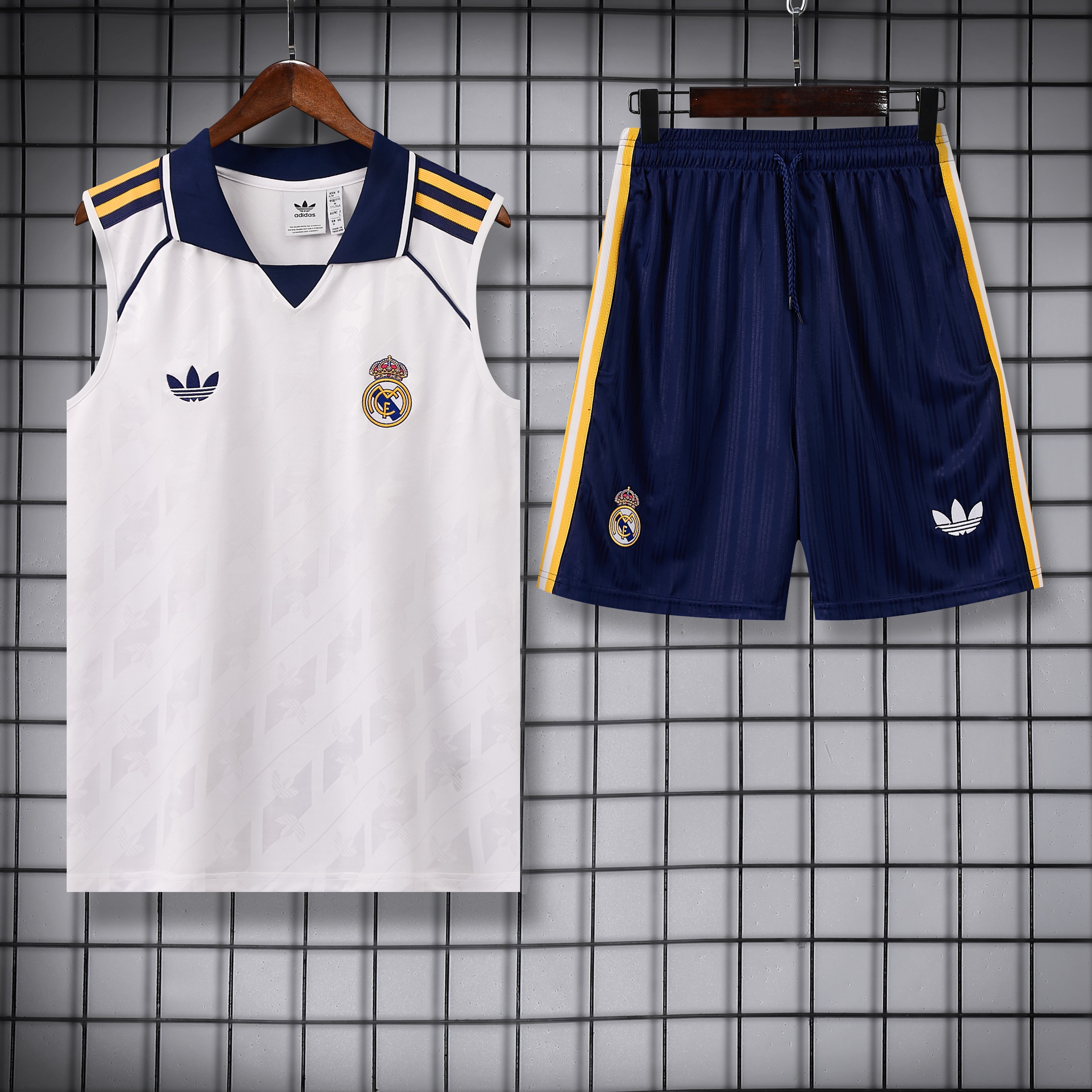 Real Madrid special white completo 2026-2027 con canottiera