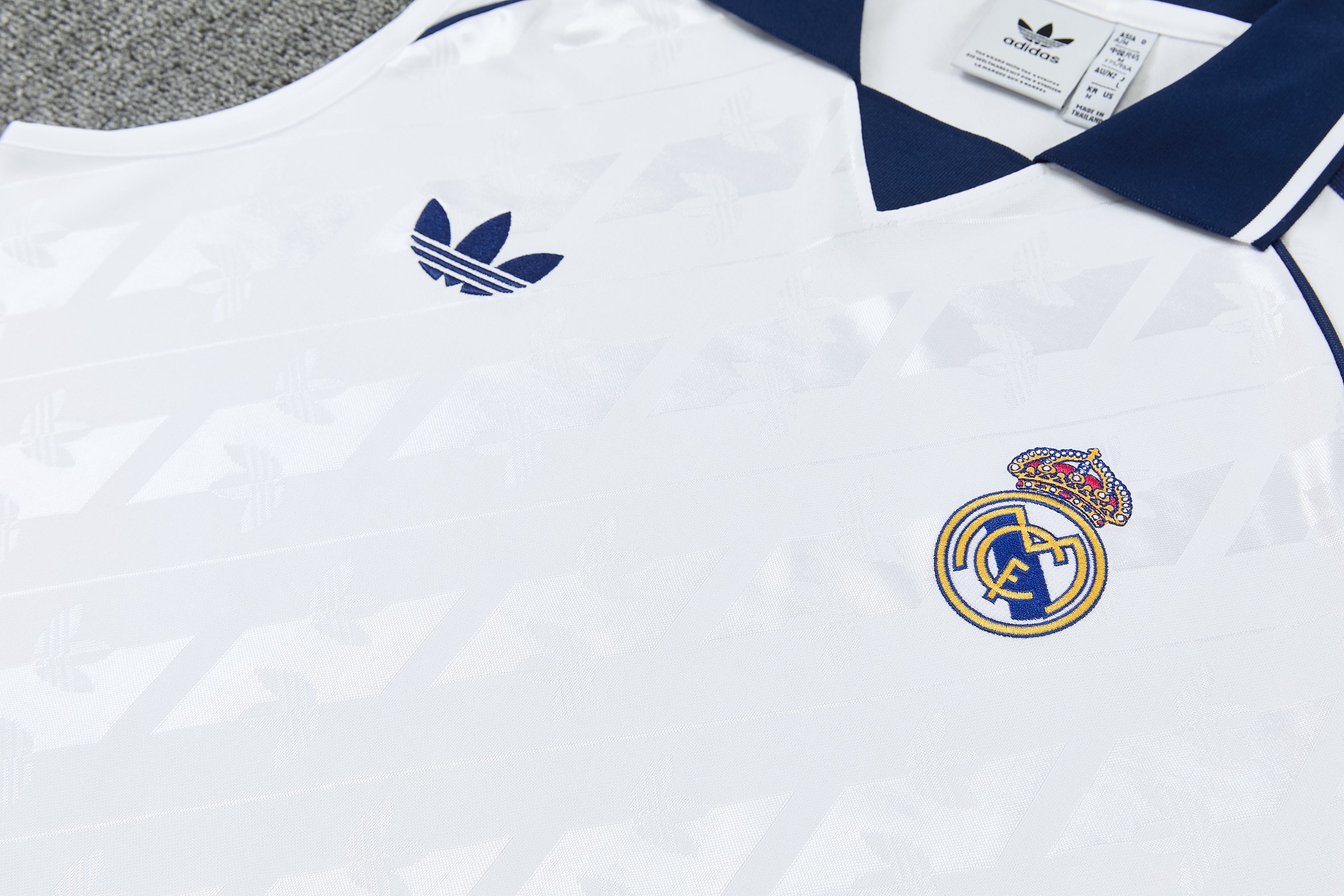 Real Madrid special white completo 2026-2027 con canottiera