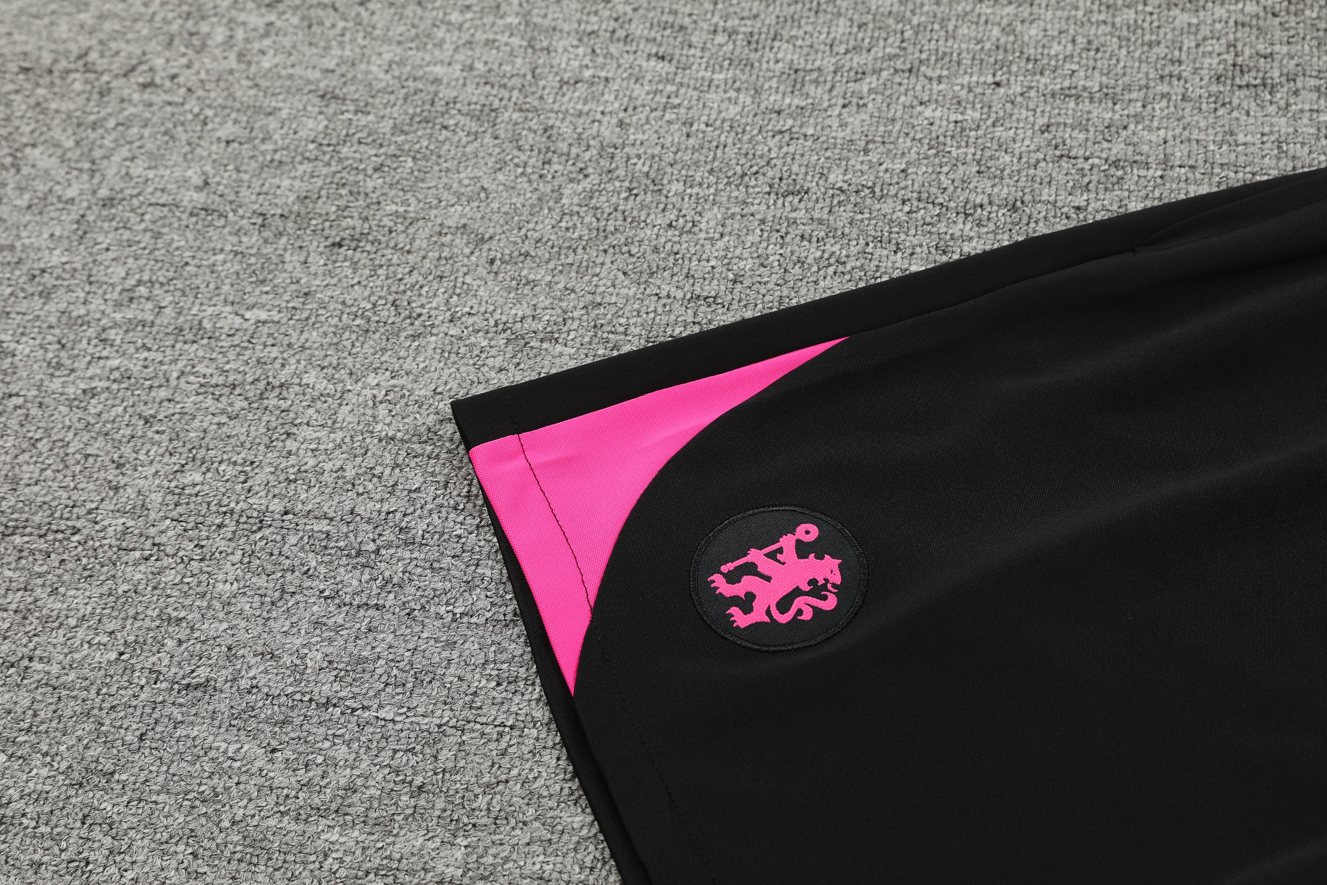 Chelsea pink completo con canottiera