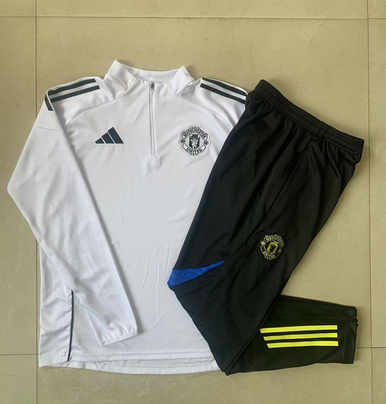Tuta Manchester United bianco 2025/26