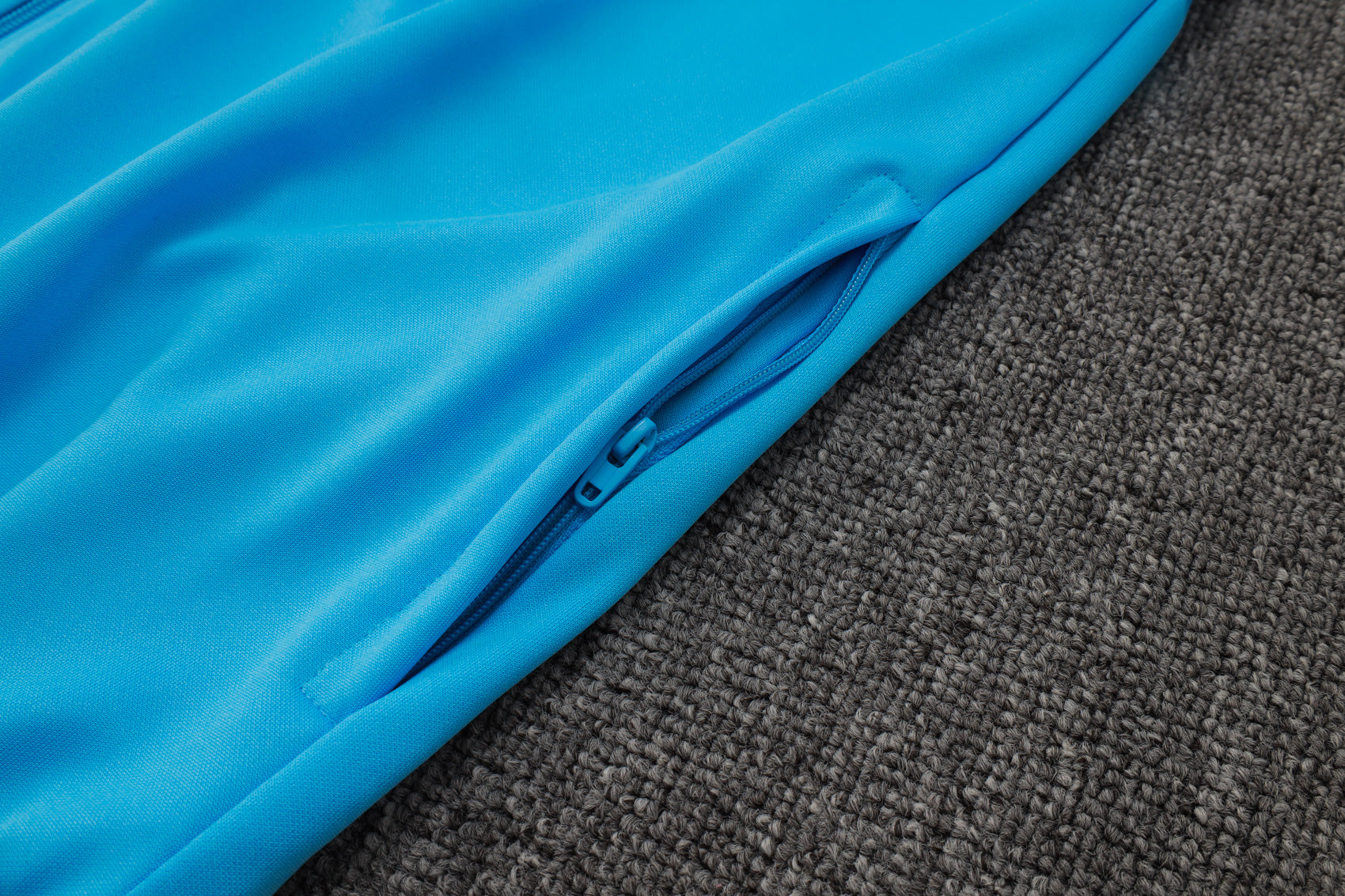 Tuta Real Madrid azzurro e viola zip 2025/26