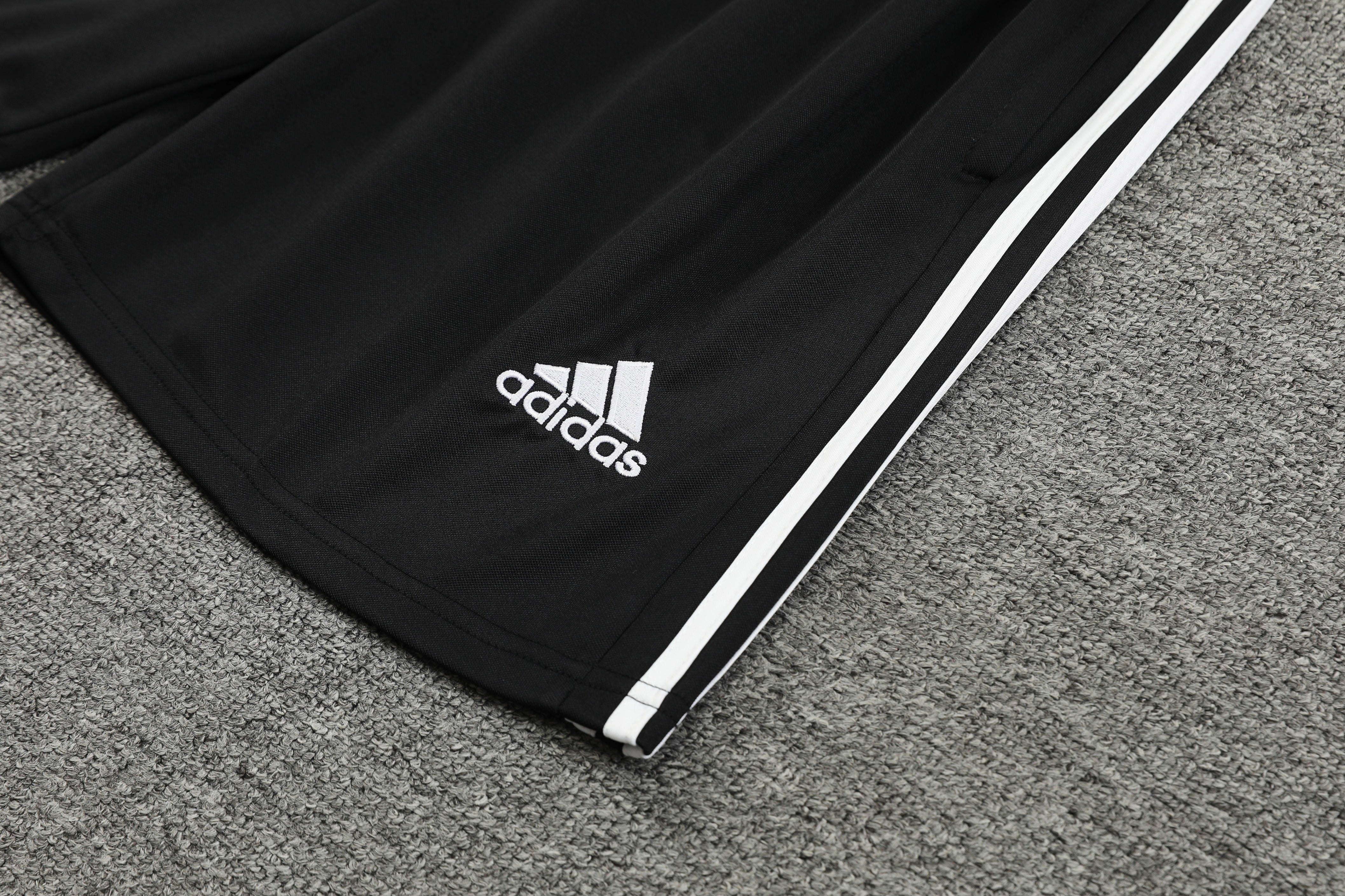 Real M. White drago completo con canottiera